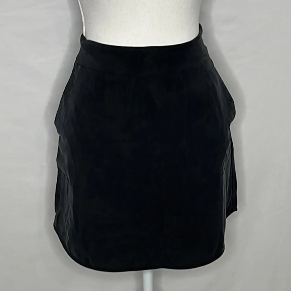 Kit and Ace Easy Breezy Washable Silk Stretch Skirt in Black - Size 6 - Picture 3 of 8